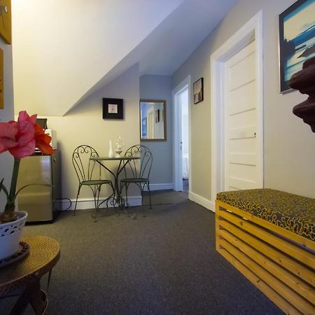 A And Fayebed And Breakfast, Inc, New York Bagian luar foto
